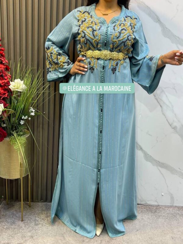 Caftan Bleu Céleste – Douceur & Éclat
